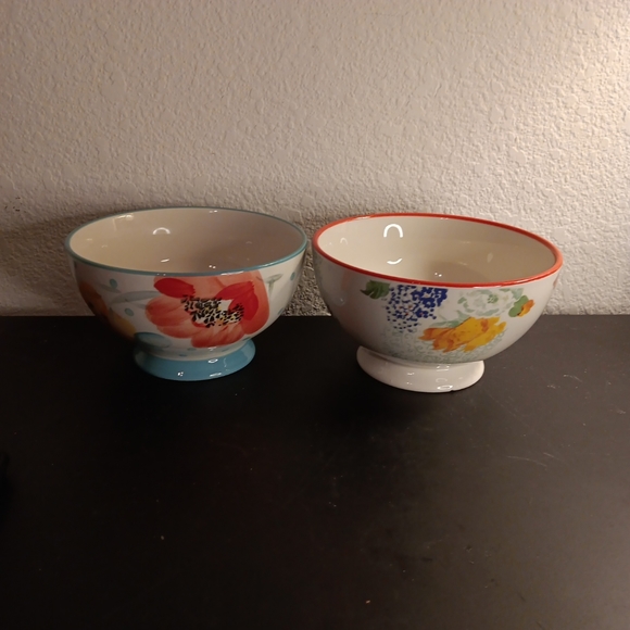 GORGEOUS NEW Pair of Pioneer Woman 6" Bowls. - Picture 4 of 8